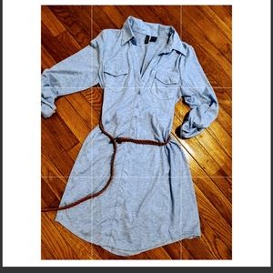 NWOT M/L Very cute Dress button down fitted w belt